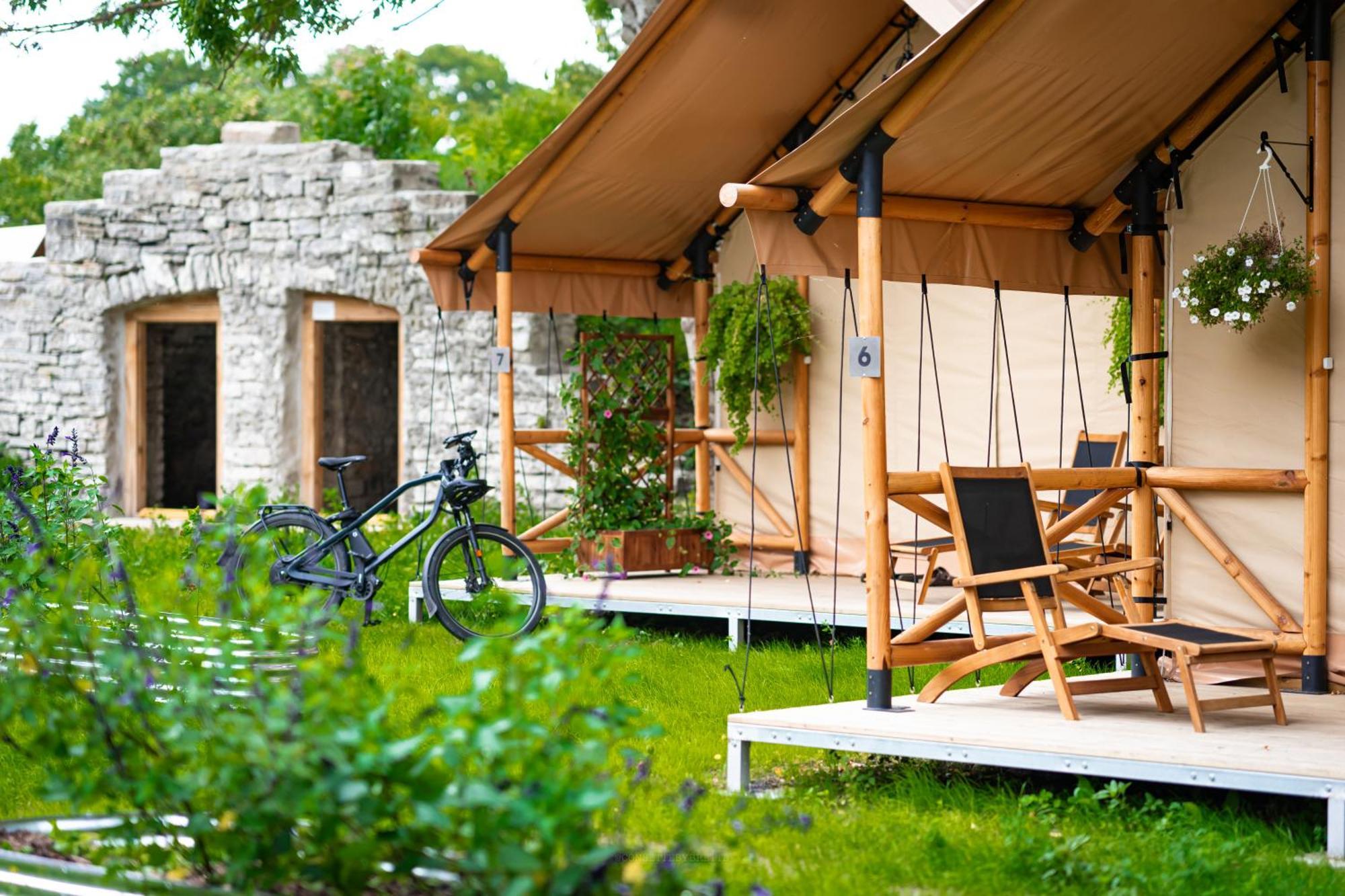 Отель Mia Glamping Orissaare Экстерьер фото