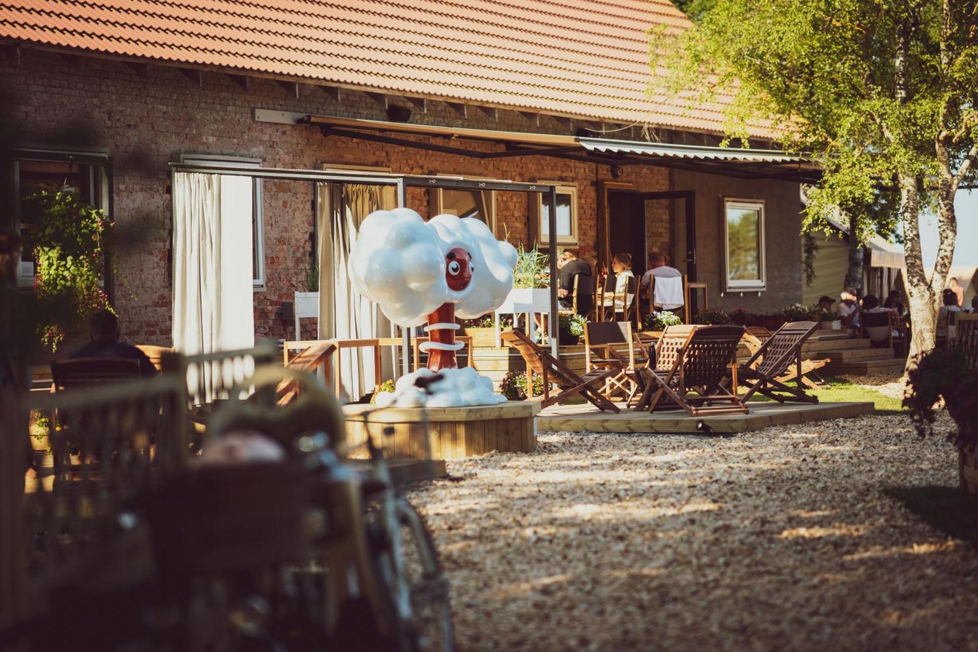Отель Mia Glamping Orissaare Экстерьер фото