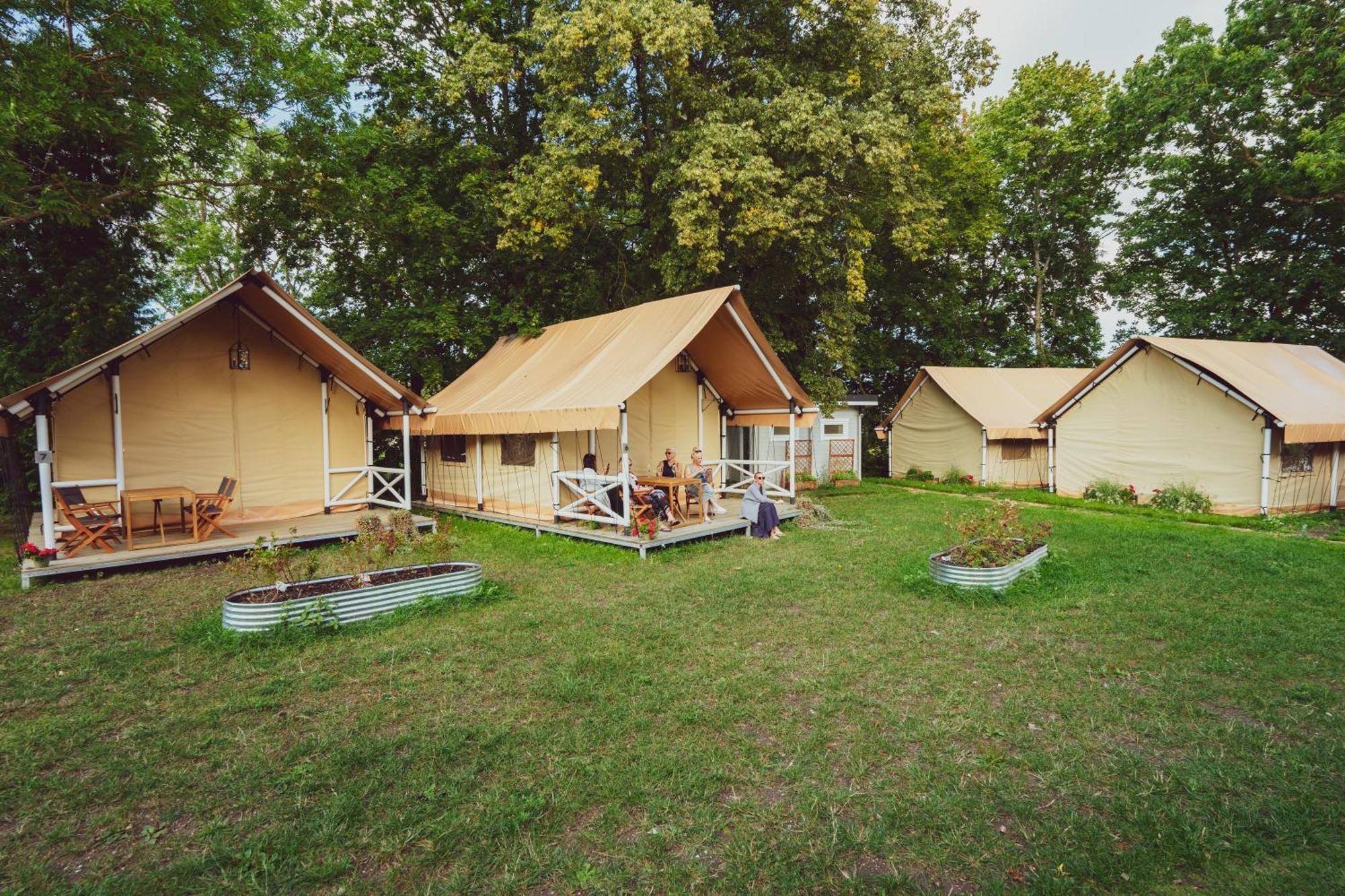 Отель Mia Glamping Orissaare Экстерьер фото